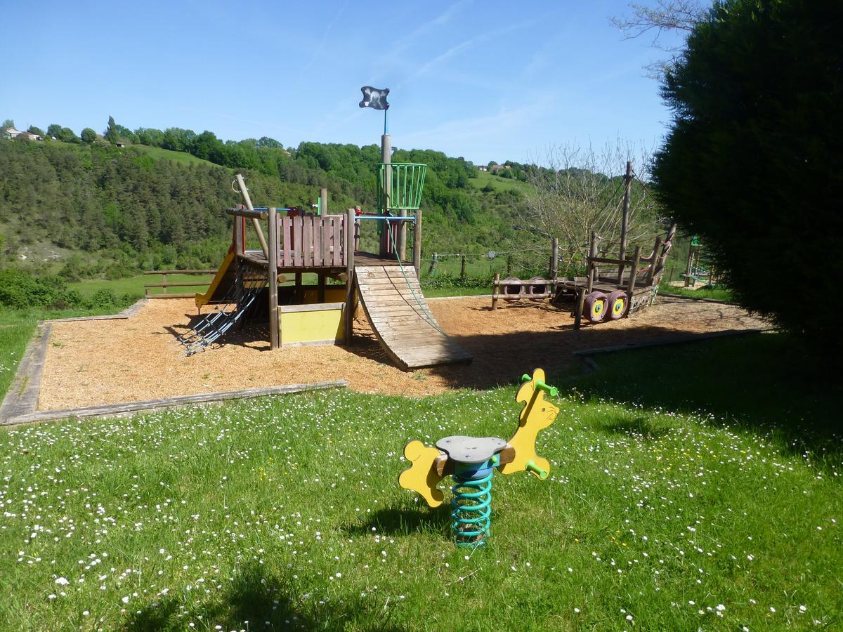 Camping Les Terrasses De Dordogne Руффиньяк-Сен-Сернен Экстерьер фото